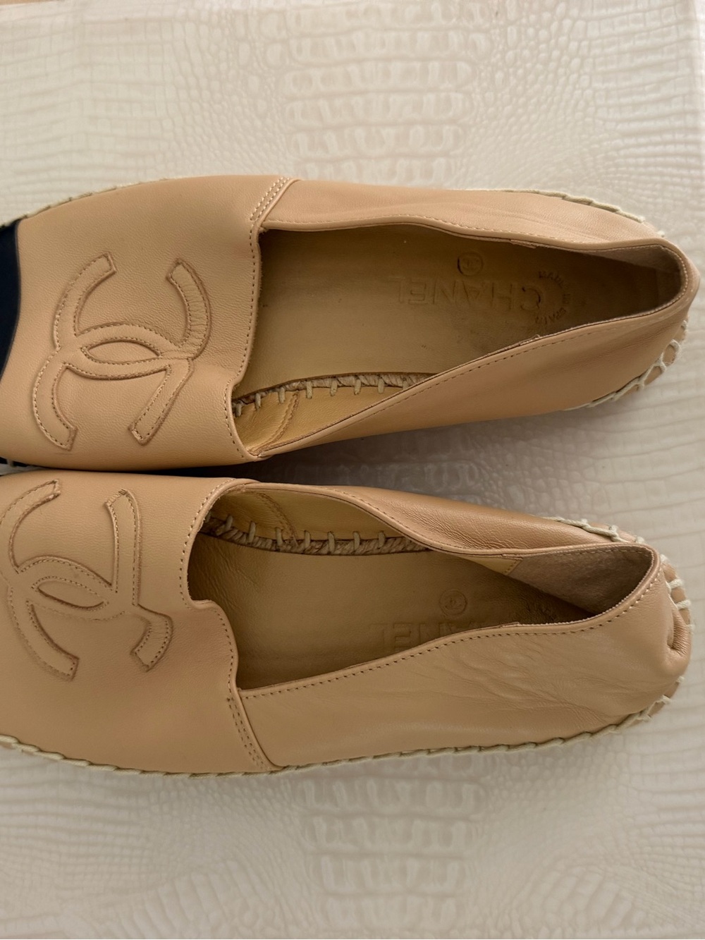 Source Unknown Beige Leather Espadrilles with Black Cap Toe - Picture 4 of 5